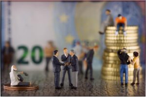 Grafico che illustra il ricalcolo delle pensioni d'oro e i potenziali tagli per i beneficiari.