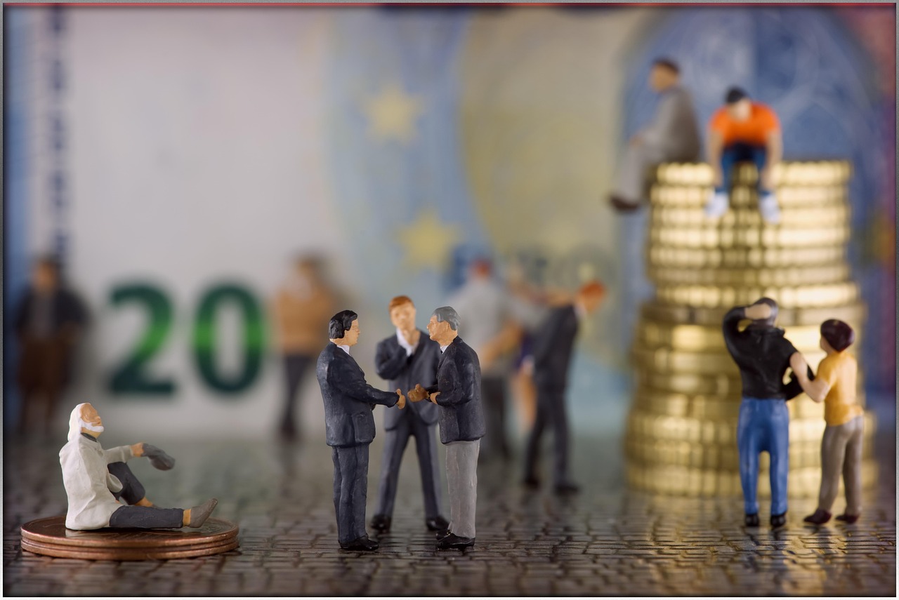 Grafico che illustra il ricalcolo delle pensioni d'oro e i potenziali tagli per i beneficiari.